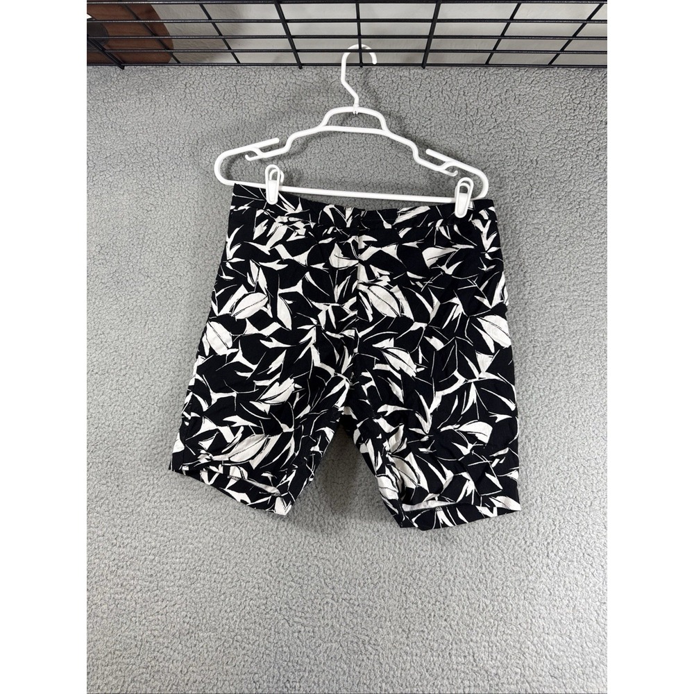 Mario Serrani Women's Size 6 Italy Comfort Stretch Shorts Leaf Print Tropical